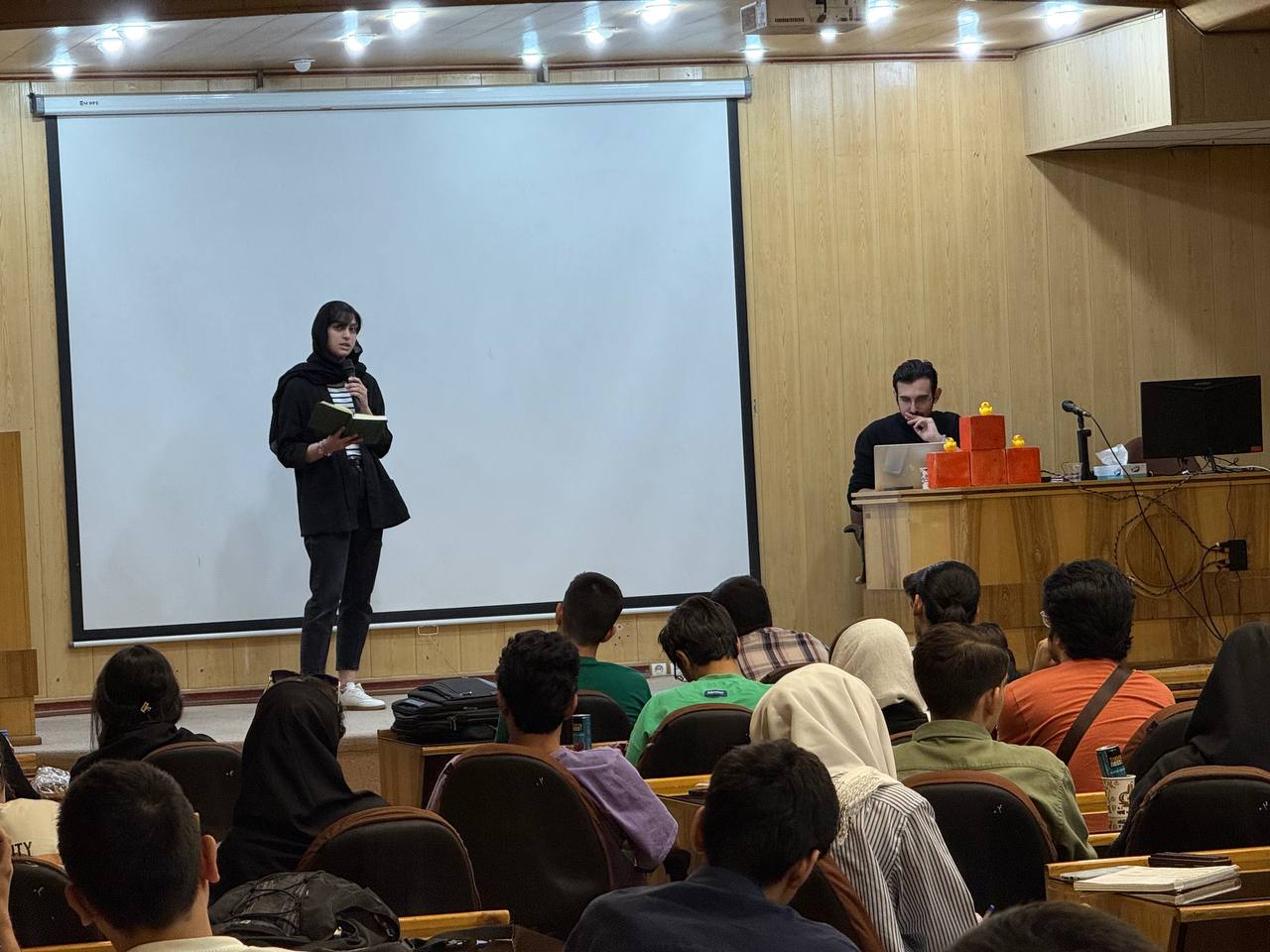 تصویری از فضای آموزشی سی اس فیفتی تهران
