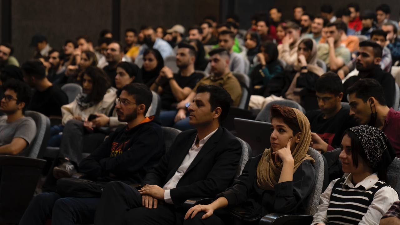 تصویری از فعالیت دانشجویان سی اس فیفتی تهران